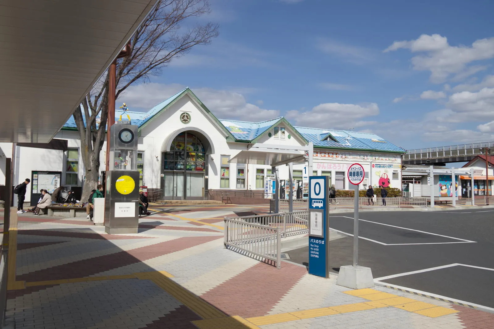 石巻駅前広場の写真